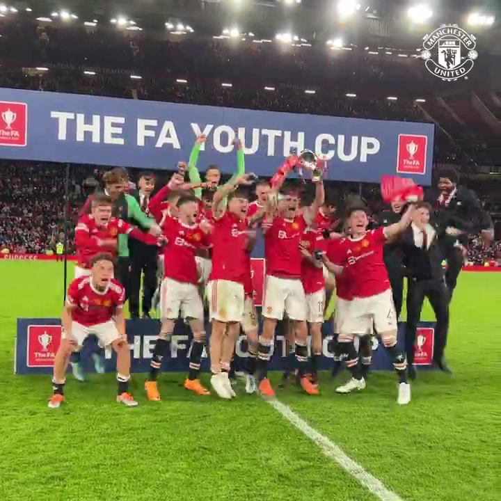 2022年的今天，曼联青年队夺得青年足总杯冠军！